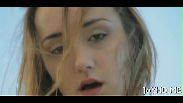 Nonton Young Chick In A Crazy Act thumbnail