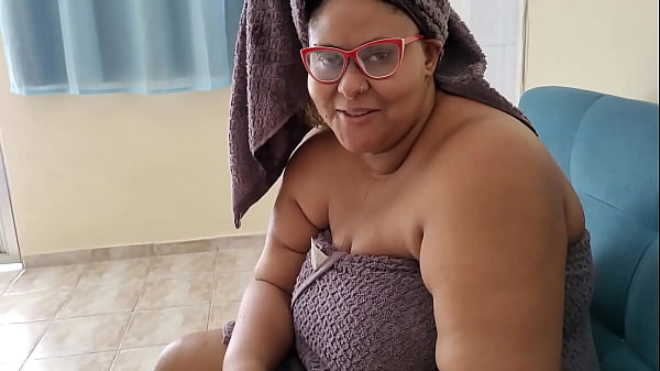 Professora leva pirocada no cuzinho e geme gostoso para seu aluno 