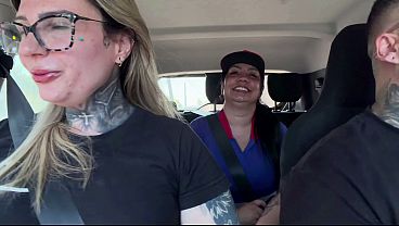 Frentista do bucetã_o aceita ser atriz porno e temos a maior buceta ja vista