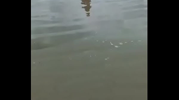 Me Exibindo Na Praia Bikine Bem Pequeno thumbnail