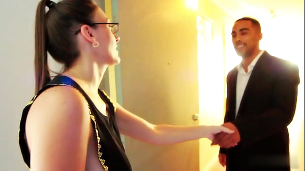 Nonton Nerdy Obsession - Melanie's Big Black Dick Desires thumbnail