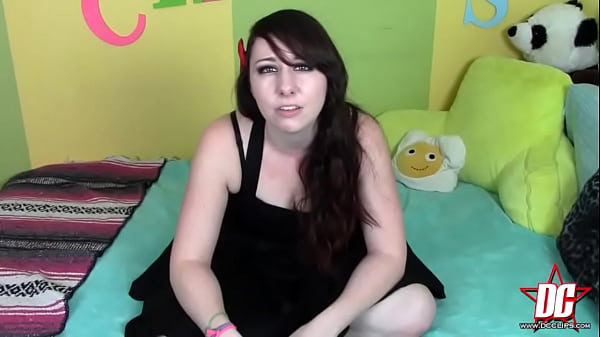 Nonton Babysitter Gets Freaky Dakota Charms Virtual Handjob thumbnail