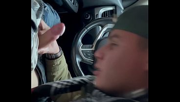 Mamandosela A Maduro Casado En Su Carro thumbnail