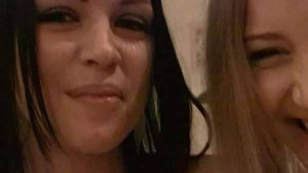 Nonton Shower Sex With Two Lesbians thumbnail