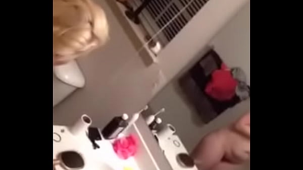 Nonton My Girlfriend About To Shower After Sex thumbnail