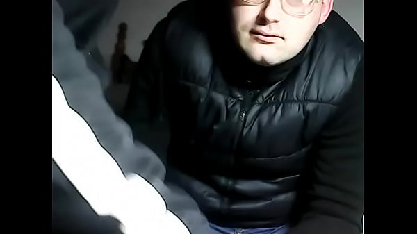 Llega Del Trabajo Cachondo Y Papi Lo Relaja, thumbnail