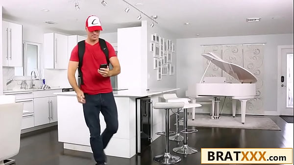 Nonton Trainer Bags Tiny Pikahoe In Wild Living Room Catch thumbnail