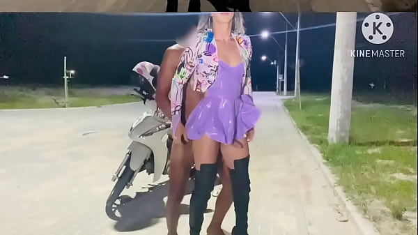 Outdoor Bareback Sex thumbnail