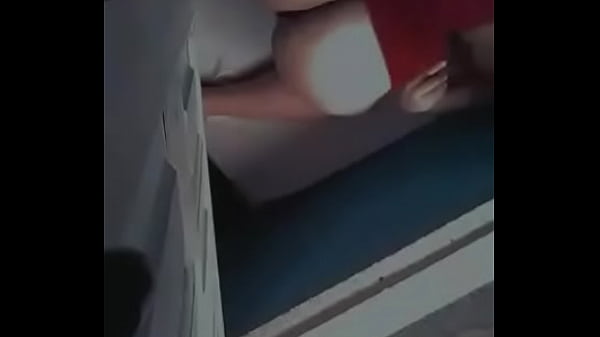 Rabuda gostosa querendo sentar na rola