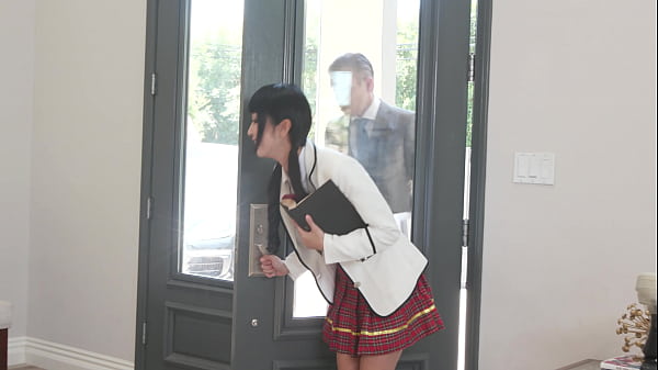 Nonton Horny Asian Stretched Out By English Tutor On Dads Couch Gp2041 thumbnail