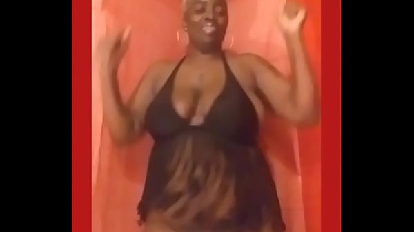 Nonton Npleasures Cool Off With Missy Elliot thumbnail