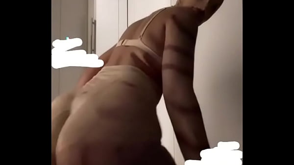 Caliente perra te pondra la verga dura 