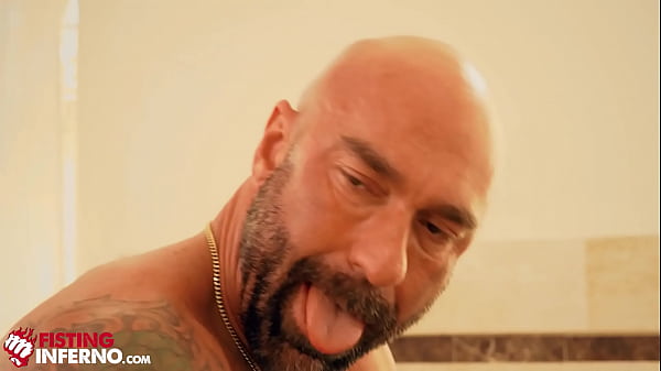 Big Daddys Get Into Fisting Extreme thumbnail