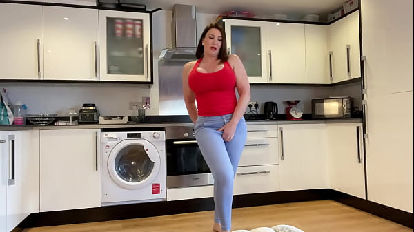 Milf Pissing Fetish Desperation thumbnail