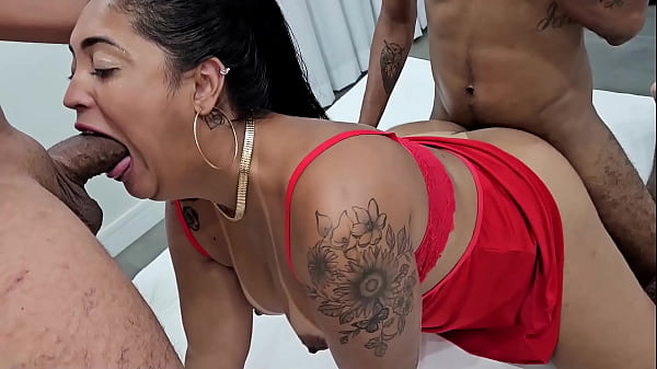 A Safada Ayla Pimentinha Deixou Botar No Cu A Vontade E Os Amigos Foderam Ela Sem Na thumbnail