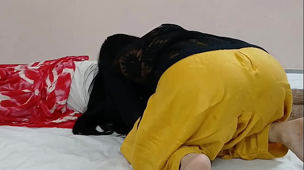 भाभी की प्यासी टाइट चूत की चुदाई हिंदी सेक्स वीडियो thumbnail