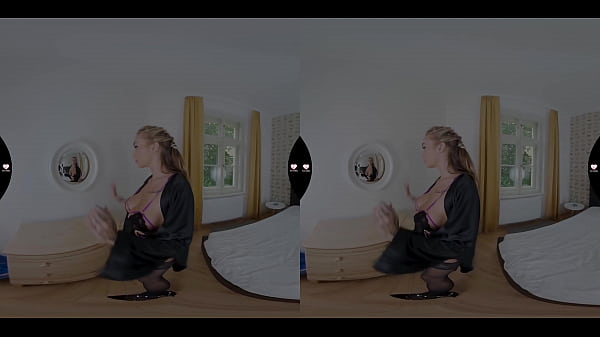 Nonton Lust Reality Daisy Lee Pleases And Teases Vrporn thumbnail