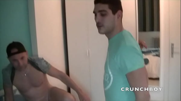 Jeune Mec Aime Se Faire Remplir Par Grosse Bite thumbnail