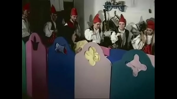 Nonton Blancanieves Aprende A Utilizar Su Cuerpo thumbnail