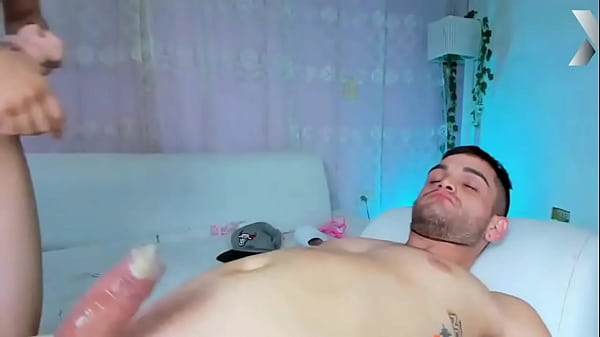 Nonton Bitch With A Lot Of Desire Makes A Threesome And Fence That She Loves It thumbnail