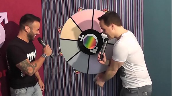 Confira A Participa&ccedil;&atilde;o Do Pornstar Brenno Santiago No Papomix thumbnail