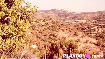 Nonton Sexy Babe Showed Her Stunning Body During Hot Posing And Striptease thumbnail