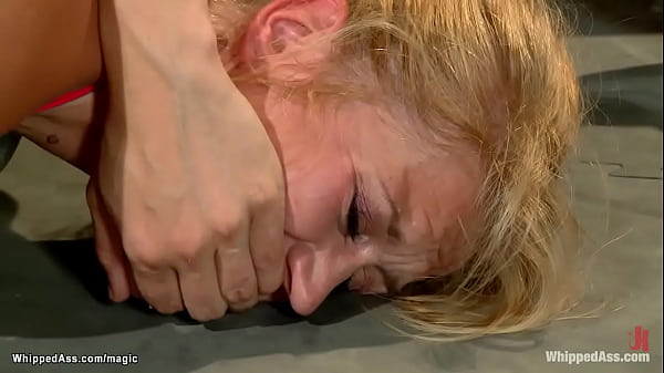 Nonton Flexible Lesbian Blonde Babe Bella Wilde Is Bound By Coach Bobbi Starr In The Gym And Pussy Vibed Then Ass Fucked With Strap On Dick thumbnail