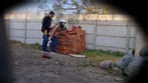 Nonton Con Raz&oacute;n La Obra Demora Tanto thumbnail