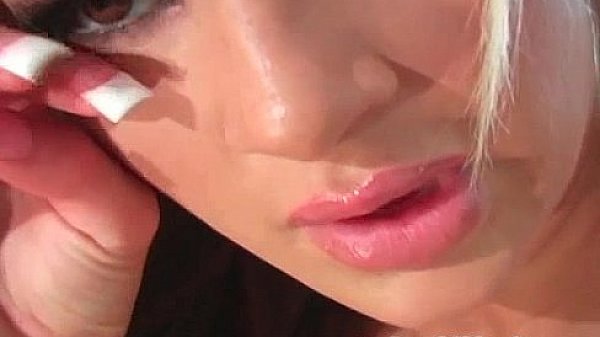 Nonton Amy Ried - Beautiful In Pink thumbnail