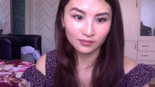 Cute Asian Webcam Girl Play With Toy thumbnail