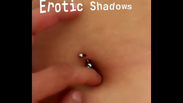 Nonton A Good Finger In This Beautiful Navel thumbnail