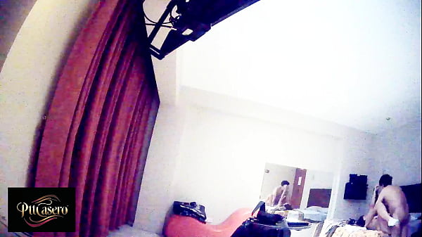 ¡_Alguien nos está_ mirando! Grabamos esto en un hotel! PARTE 4