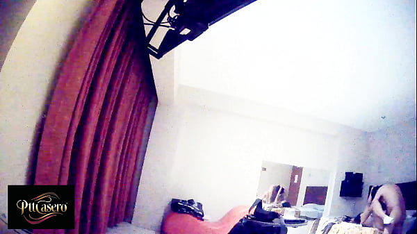 &iexcl_Alguien nos est&aacute_ mirando! Grabamos esto en un hotel! PARTE 4