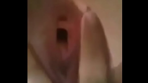 hot de grandes pechos se masturba para el grupo del whatsapp 