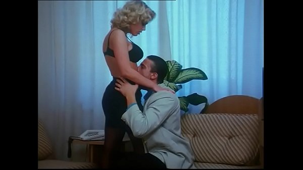 Nonton Kelly Trump In Lezioni Anali Per Nuove Generazioni Di Porcelline. Lei &egrave; La Vera Regina Dell'anal. thumbnail