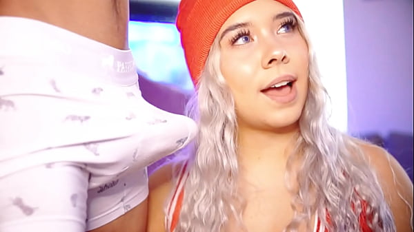 Nonton Valentina, The Uni Ty Girl, Lives To Have Her Mouth Filled With Cum, Her Lips Always Ready For The Next Dick! thumbnail