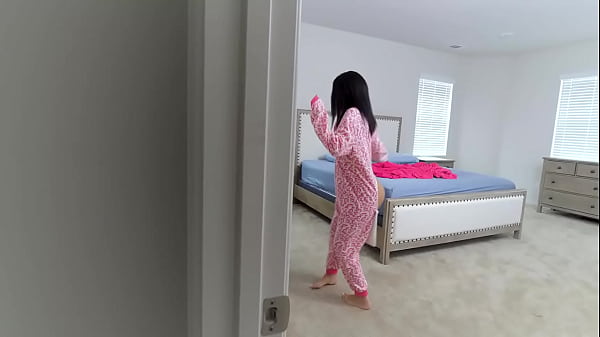 Nonton Teamskeet - My Petite Step-sister Loves Me So Much She Wants To Be My Girlfriend thumbnail