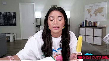 Nonton Stepsis Teases And Sucks In Heatwave thumbnail