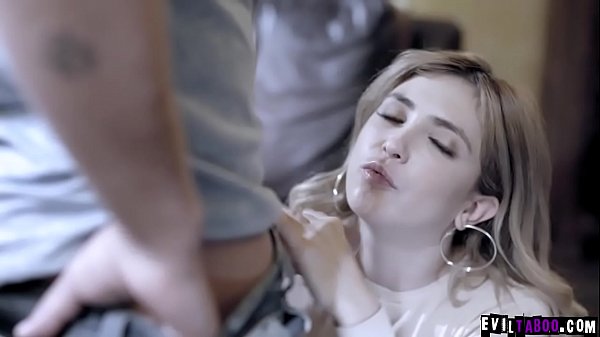 Nonton Little Slut Fucks Cock thumbnail