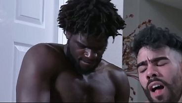 Pauz&atilde;o Preto Arromba o Cu Guloso do Papi Tatuado Sarado 