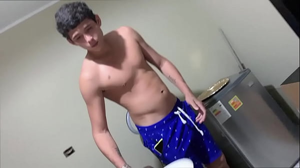 Sexy Jock Gets A Blowjob thumbnail