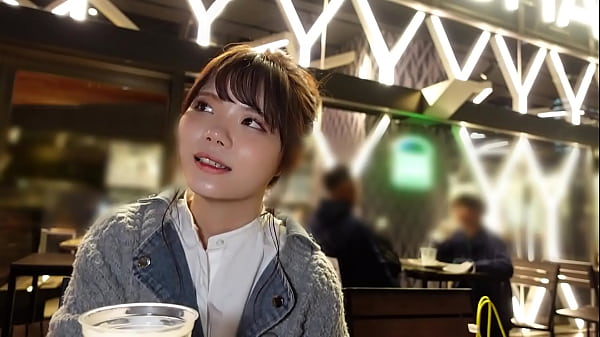 「好きになっちゃうじゃん&hellip;」夢を追って上京した田舎娘をだまくらかして生ハメsex！見た目も手触りも最高級の美乳&times;美尻！純朴さが抜けきらない反応とポルチオ擦り付けるスケベな腰遣いがギャップエロい&hellip;曲線美ボディのくびれを鷲掴み大都会東京の夜景をバックにバックでピストン！すきピ精子をトロ顔で受け止める！ thumbnail