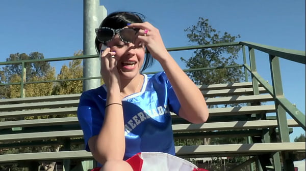 Nonton Savannah Camden Lets The Referee Fuck Her Sqf thumbnail