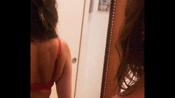 Nonton Quand Je Claque Des Doigts Sois R&eacute;actif Sois &agrave; Mes Pieds Sois Maniable Comme ... thumbnail