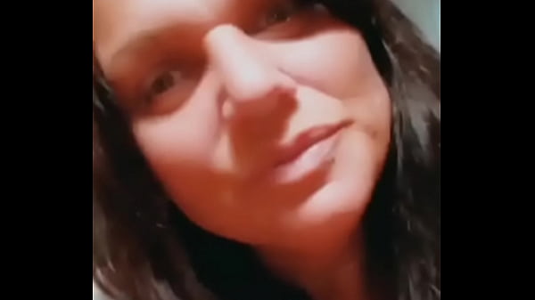 Nonton Bbw Plays Fingers Her Pussy thumbnail