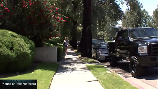 Nonton Gorgeous Blonde Girl Fucks With A Hot Guy With A Huge Cock thumbnail