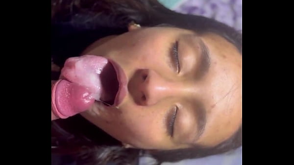 Me La Estoy Follando Y Le Gusta Llamar Al Novio A Contarle thumbnail