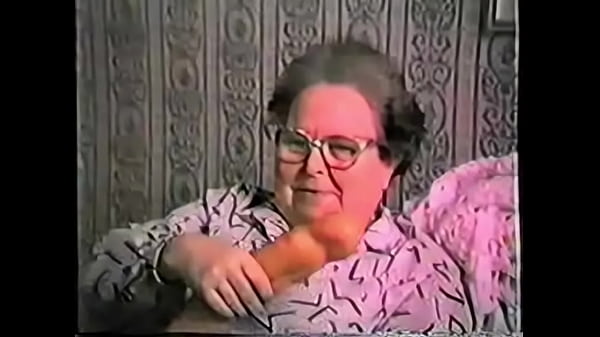 Gisele 74 Ans Grosse Salope Avec Son Gode thumbnail