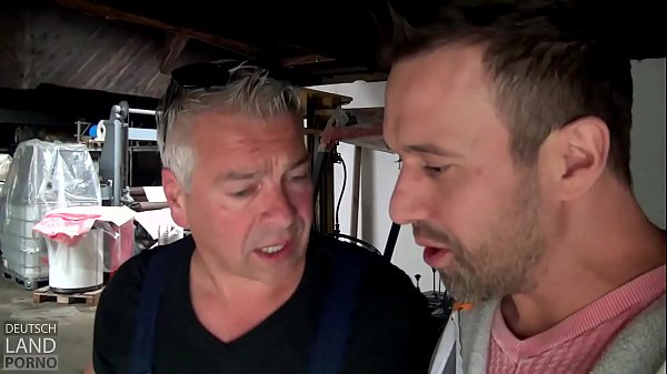 Nonton Titus & Reinhard, Diese Beiden K&ouml;nnen Sunnies Titten Und Arsch Sehr Gut Leiden .... thumbnail