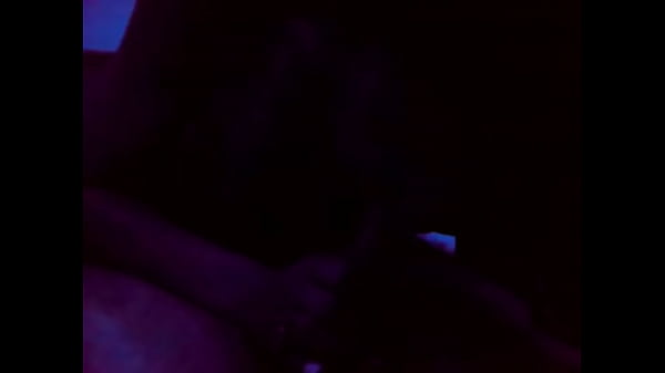 Ana tomando leitinho direto na fonte